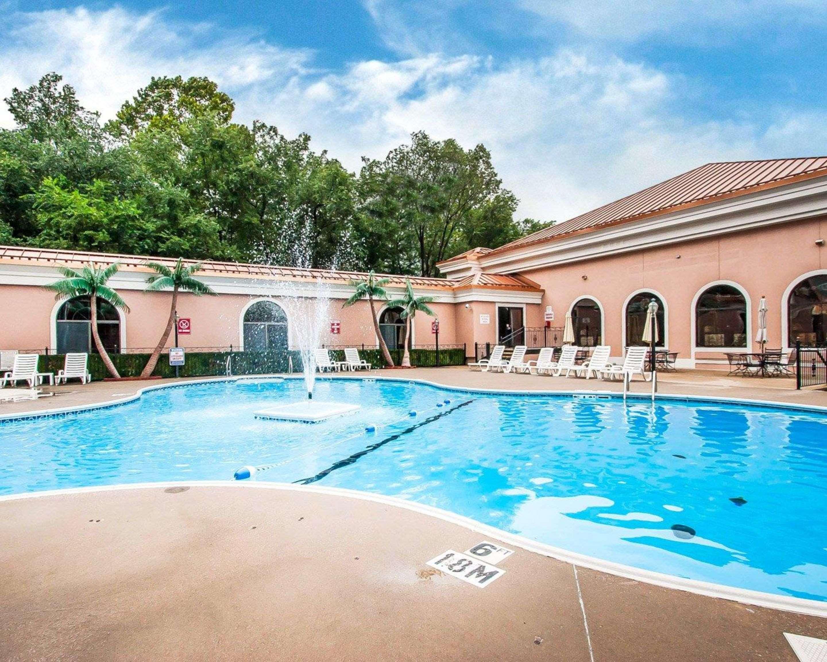 Clarion Hotel Branson Esterno foto
